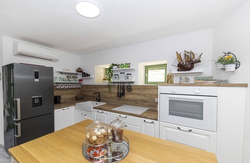 Betina Villa | Charming stone villa in Betina