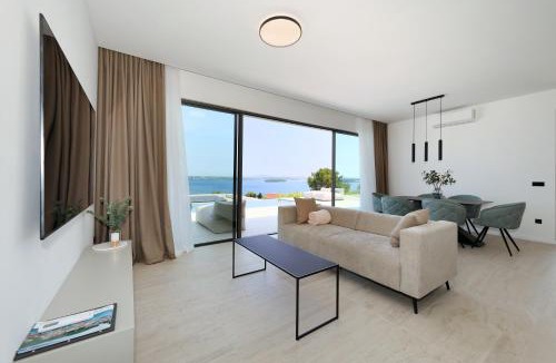 Kraj Villa | Cloud 9 D7