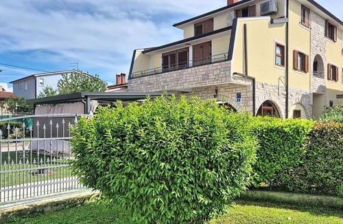Finida Apartment | Cosy apartment for 2 people with WIFI, A/C, TV, terrace and pets allowed