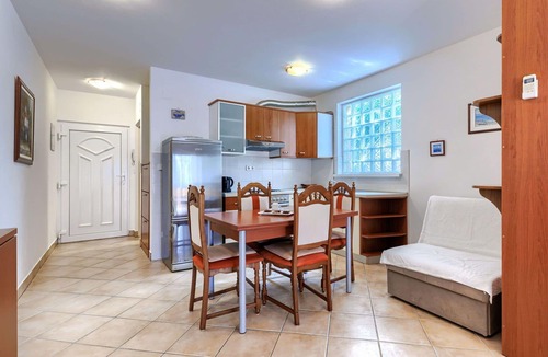 Stinjan Apartment | Cosy apartment for 3 guests with A/C, WIFI, TV and terrace