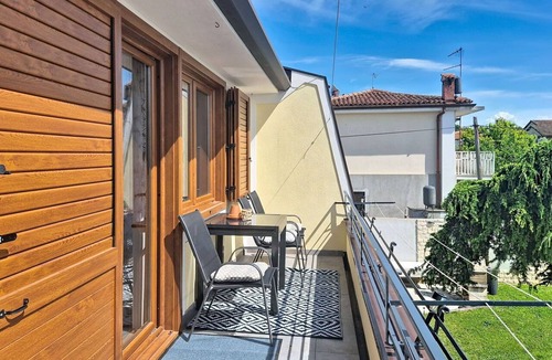 Finida Apartment | Cosy apartment for 4 people with WIFI, A/C, TV, terrace and pets allowed