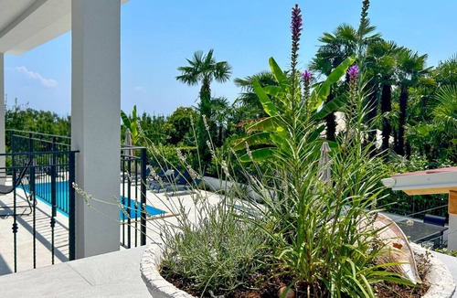 Opric Apartment | Cosy apartment for 5 guests with pool, WIFI, A/C, TV and terrace