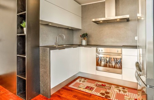 Lovrecica Apartment | Cosy apartment for 6 guests with WIFI, A/C, TV, terrace and pets allowed