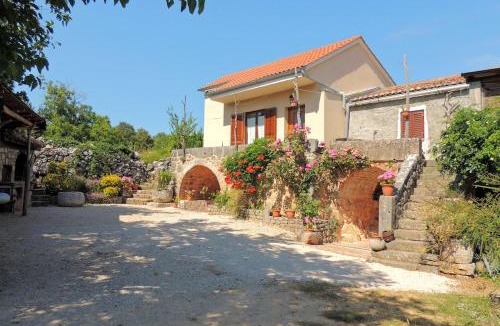 Linardici Apartment | Countryside apartment MILA for two
