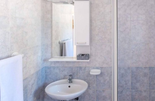 Povljana Apartment | Cozy Apartment for 5 near the Sea