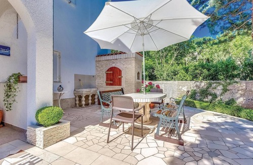Novi Vinodolski Apartment | Cozy apartment in Novi Vinodolski with WiFi