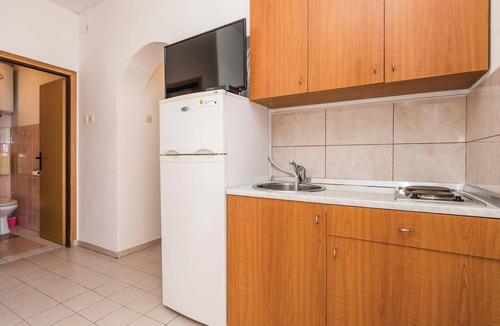Dinjiska Apartment | Cozy apartment in Dinjiska with house sea view