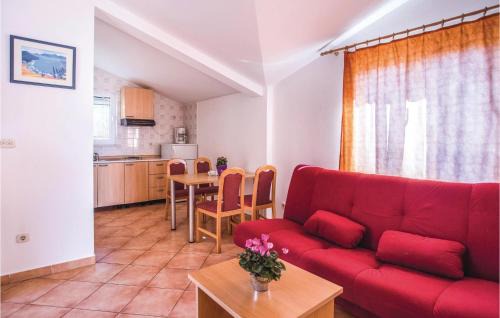 Klek Apartment | Cozy Apartment In Klek With Kitchenette