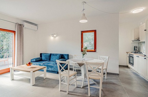 Kneza Apartment | Cozy apartment in Kneze with house sea view