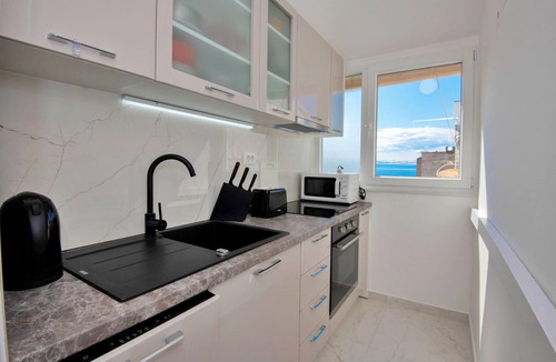 Bili brig Apartment | Cozy apartment in Makarska with WiFi