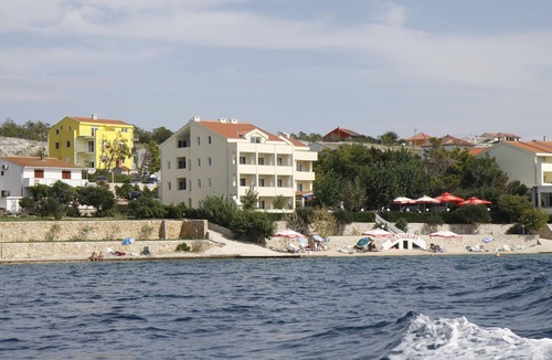 Rtina Apartment | Cozy apartment in Rtina with WiFi