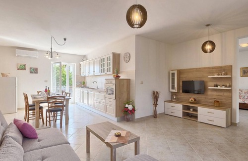 Krsete Apartment | Cozy apartment in Umag with private swimming pool, can be inside or outside