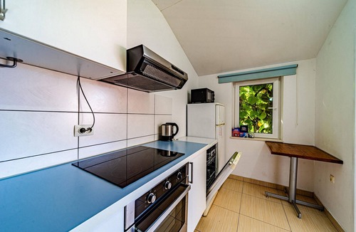 Kuciste Apartment | Cozy apartment in Viganj with lake view