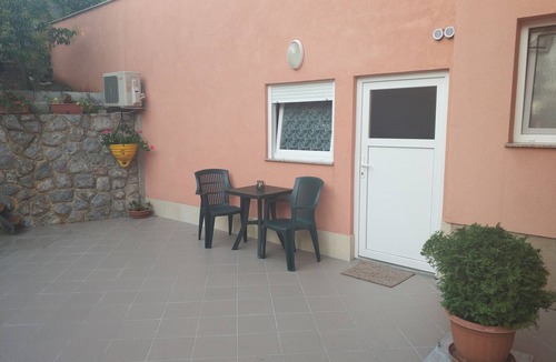 Cikovici Apartment | Cozy Apartment With Parking