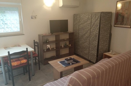 Cikovici Apartment | Cozy Apartment With Parking