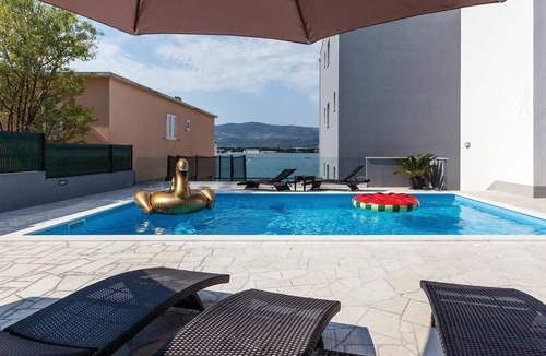 Arbanija House | Cozy home in Arbanija