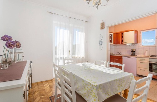 Omisalj House | Cozy home in Omisalj with WiFi