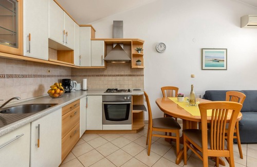 Supetarska Draga House | Cozy home in Supetarska Draga with WiFi