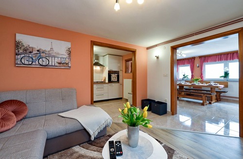 Vinica House | Cozy home in Vinica Breg with sauna