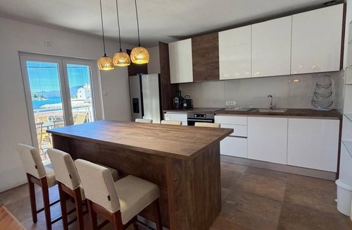 Blace Apartment | Croatia, Dalmatia! Charming apartment in the fishing village of Blace, right on the water!