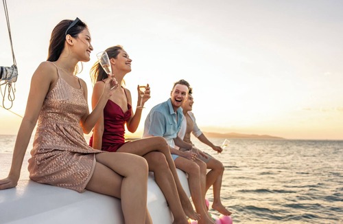 Komolac Boat Rental | Dubrovnik Delight: A Sun-Kissed Sailing Experience