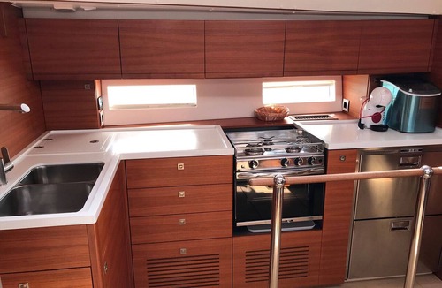 Ploce Boat Rental | Dubrovnik Delight: Sun-soaked Sailing Adventure