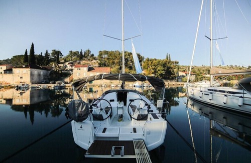 Ploce Boat Rental | Dubrovnik Delight: Sun-soaked Sailing Adventure