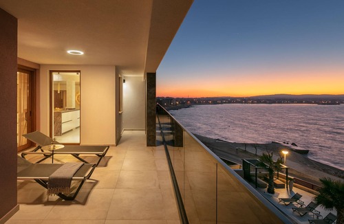 Vir Apartment | Exquisite 5-Star Luxury: Stunning 4-Bedroom Apartment with Panoramic Seaviews