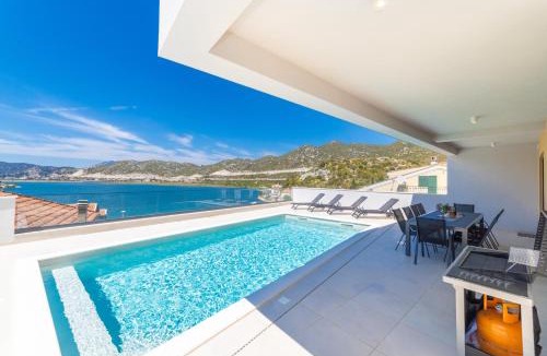 Ploce Villa | Familiy Villa Navis with heated pool