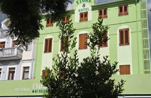 Selce Hotel | FIORE Seaview Rooms - Premium Location