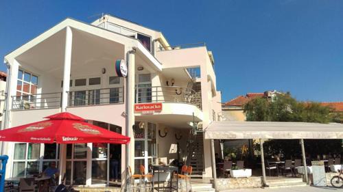 Veli Iz Apartment | Galeb 3