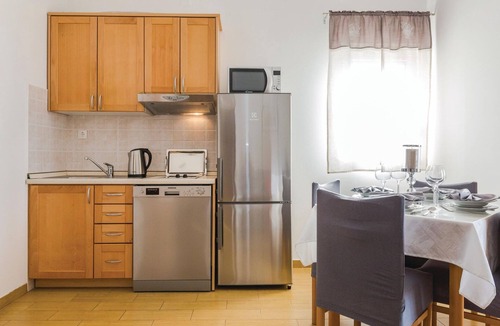 Makarska Apartment | Gorgeous apartment in Makarska with WiFi