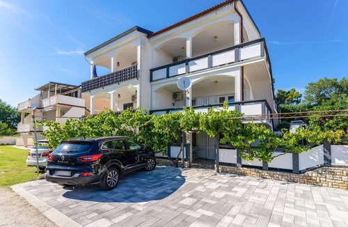 Rtina Apartment | Gorgeous apartment in Rtina with WiFi