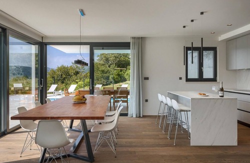 Bakarac House | Gorgeous home in Bakarac with private swimming pool, can be inside or outside