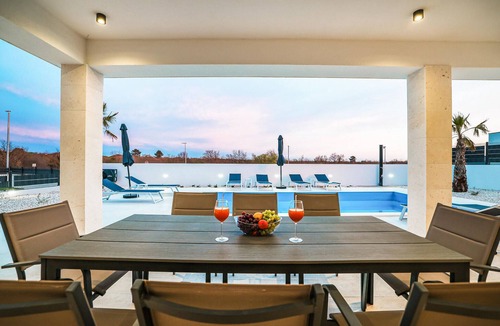 Policnik House | Gorgeous home in Policnik