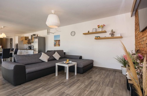 Velim House | Gorgeous home in Radosinovci with sauna