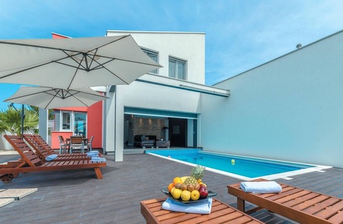 Vrsi House | Gorgeous home in Vrsi Mulo with private swimming pool, can be inside or outside