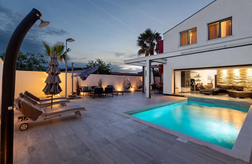 Vrsi House | Gorgeous home in Vrsi Mulo with private swimming pool, can be inside or outside