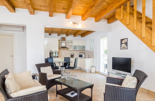 Viganj House | Great pet friendly holiday home just 50 meters from the sea