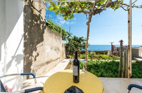 Ploce Apartment | Guesthouse Home Sweet Home- Standard Studio with Terrace and Sea View