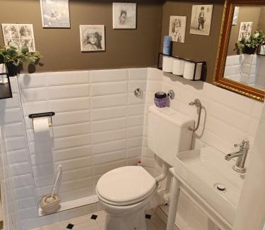 Cres Apartment | Hobbit house lubenice