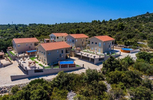 Veliki Drvenik Apartment | Holiday apartment Drvenik Veliki for 1 - 6 persons with 1 bedroom - Twin house