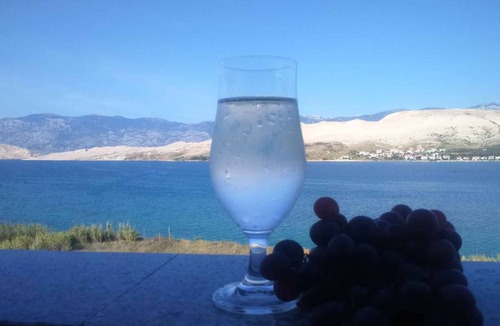 Pag Apartment | Holiday apartment 50 m from the Adriatic Sea