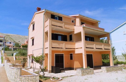 Pag Apartment | Holiday apartment 50 m from the Adriatic Sea