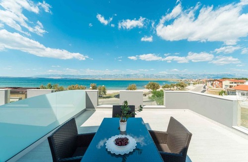 Vir Apartment | Holiday apartment for 4-6 people lake view right next to the beach