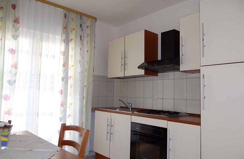 Okrug Gornji Apartment | Holiday Apartment 120 m From the Beach