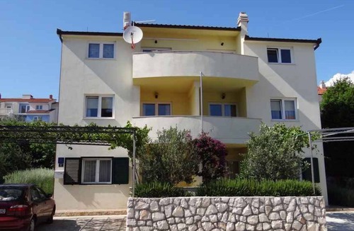 Okrug Gornji Apartment | Holiday Apartment 120 m From the Beach