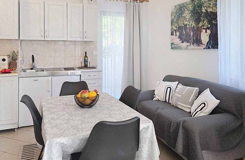 Baska Apartment | Holiday apartment with air conditioning and barbecue