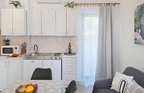 Baska Apartment | Holiday apartment with air conditioning and barbecue