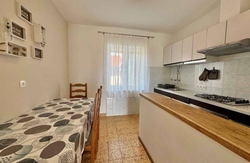 Krk Apartment | Holiday apartment with air conditioning, balcony and barbecue facilities
